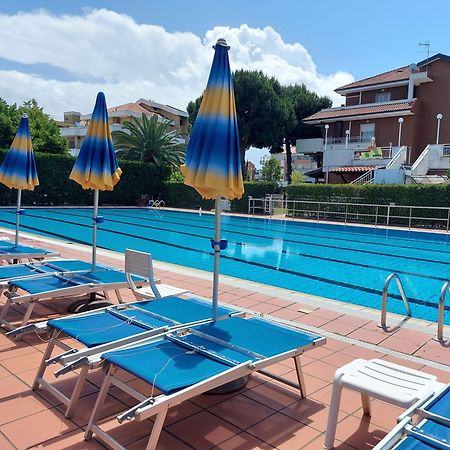 Residence Aurora Wellness & Spa Альбенга Екстер'єр фото