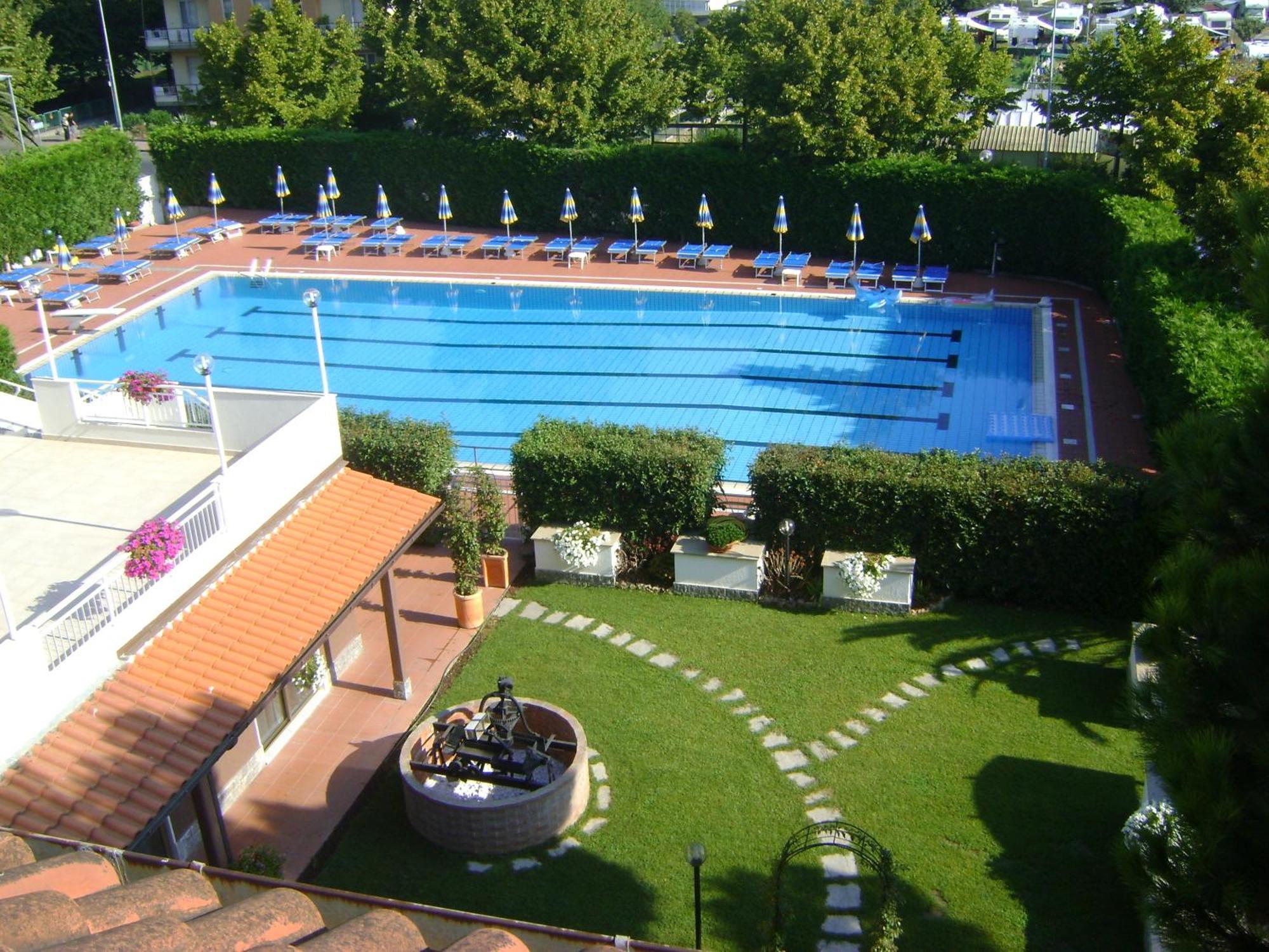 Residence Aurora Wellness & Spa Альбенга Екстер'єр фото