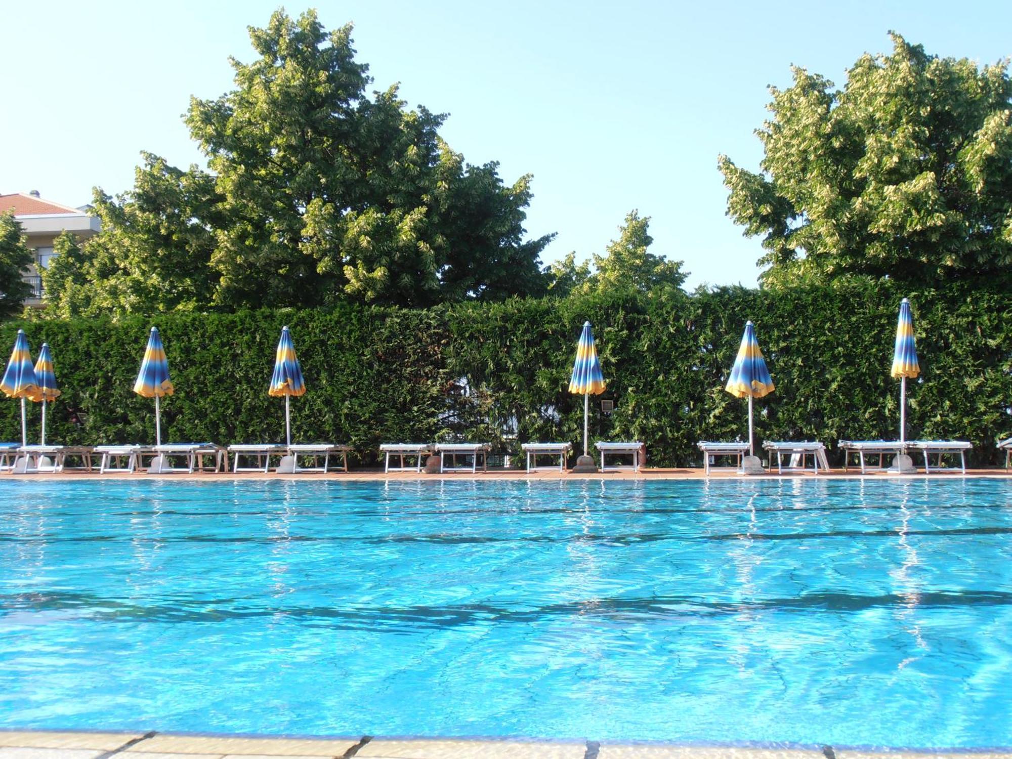 Residence Aurora Wellness & Spa Альбенга Екстер'єр фото